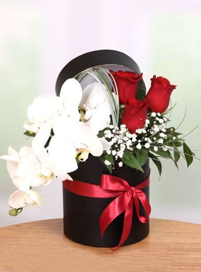 30 Kutuda Kırmızı Gül ve Orkide